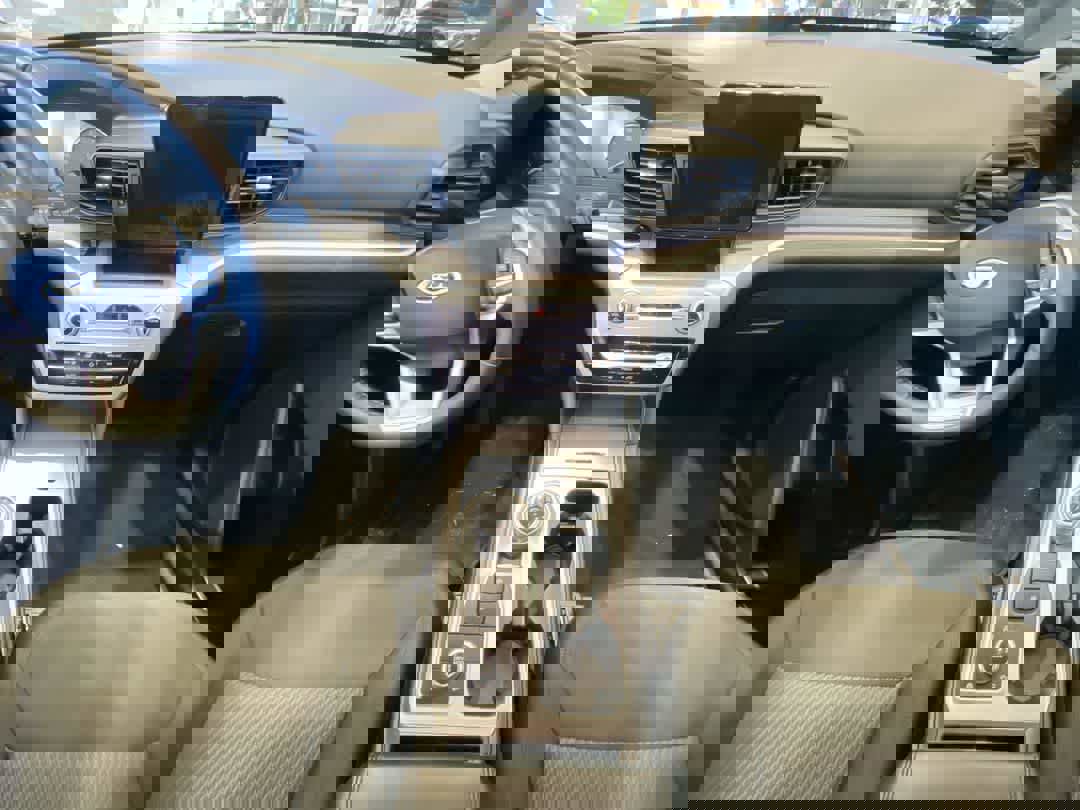 Used 2023 Ford Explorer XLT image 23