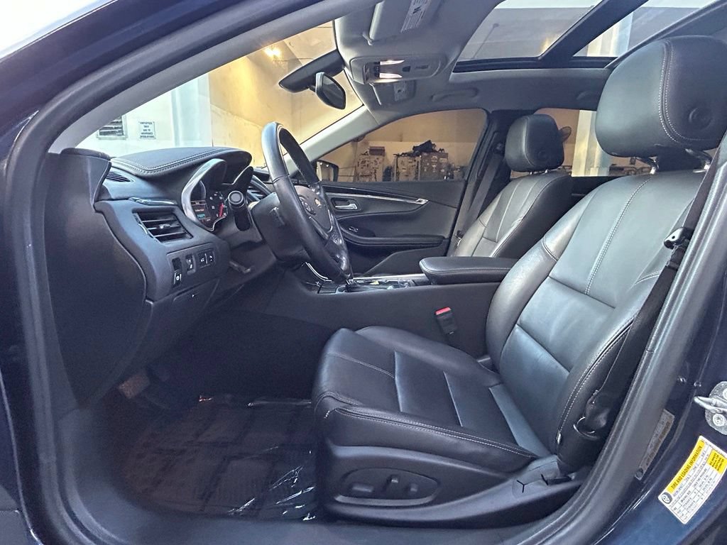 Used 2018 Chevrolet Impala LT w/ Sunroof and Spoiler Package FWD image 10