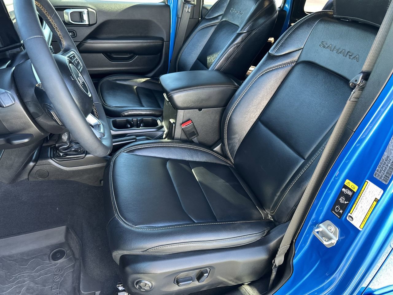 Used 2024 Jeep Wrangler Unlimited Sahara w/ Technology Group image 18