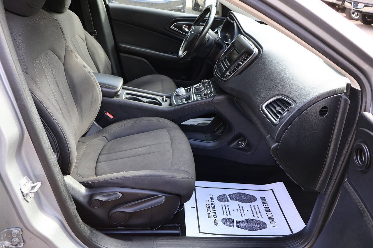 Used 2015 Chrysler 200 Limited w/ Convenience Group FWD image 22
