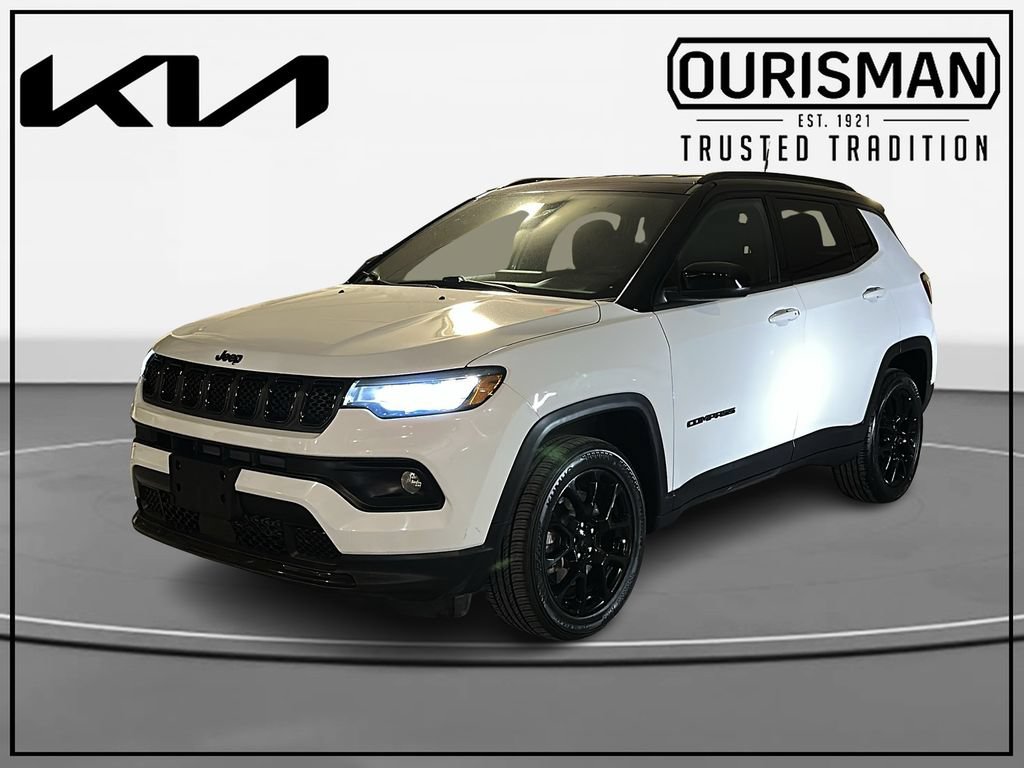 Used 2023 Jeep Compass Latitude AWD/4WD image 2