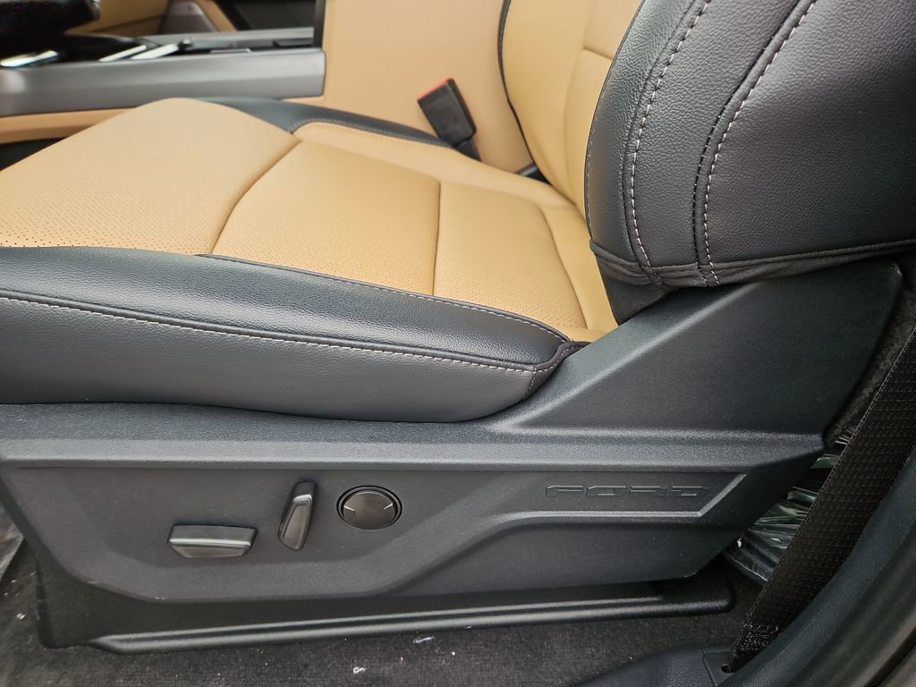 New 2026 Ford F250 Lariat image 23