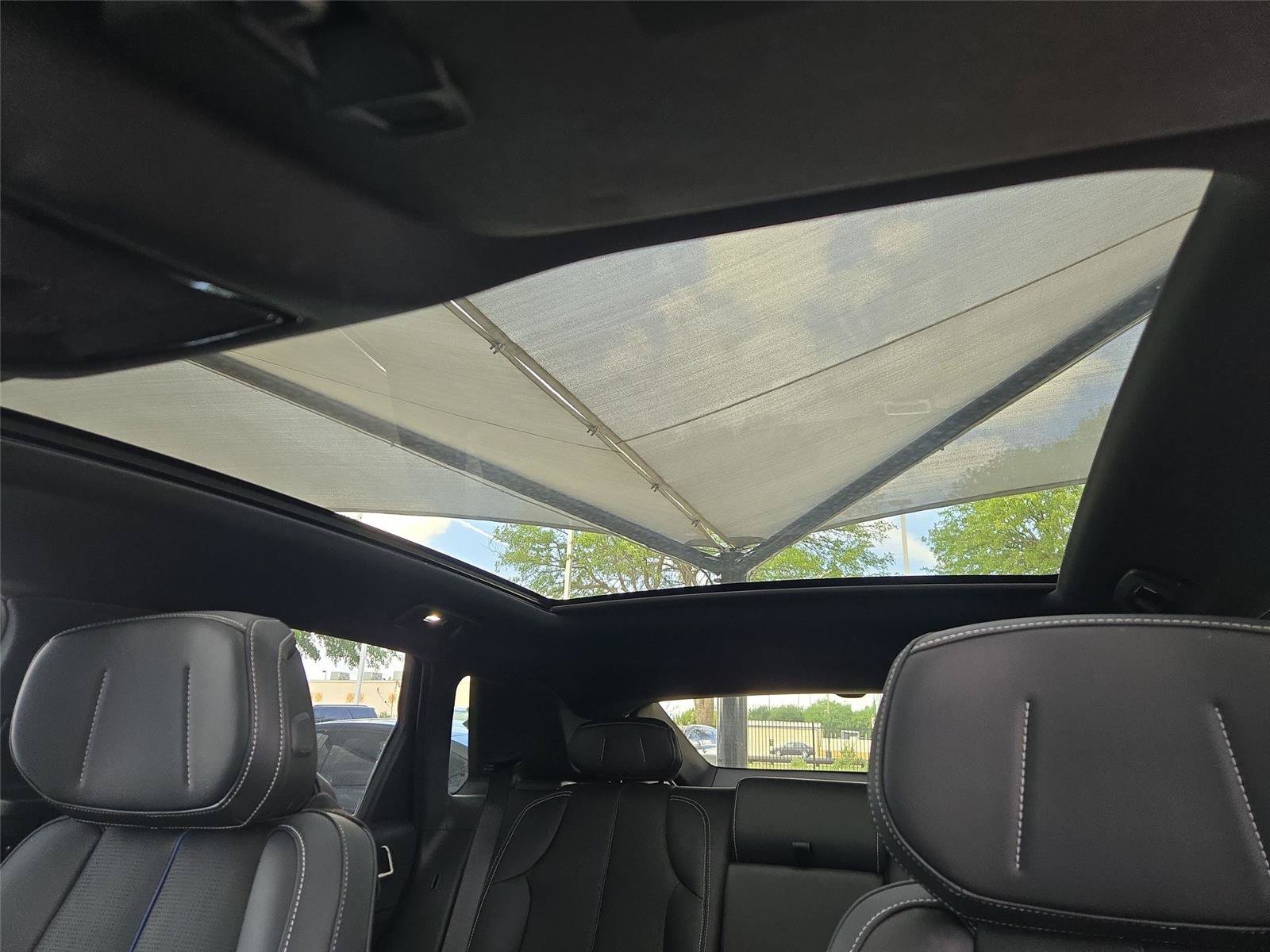 Used 2024 Cadillac Lyriq Luxury RWD image 7