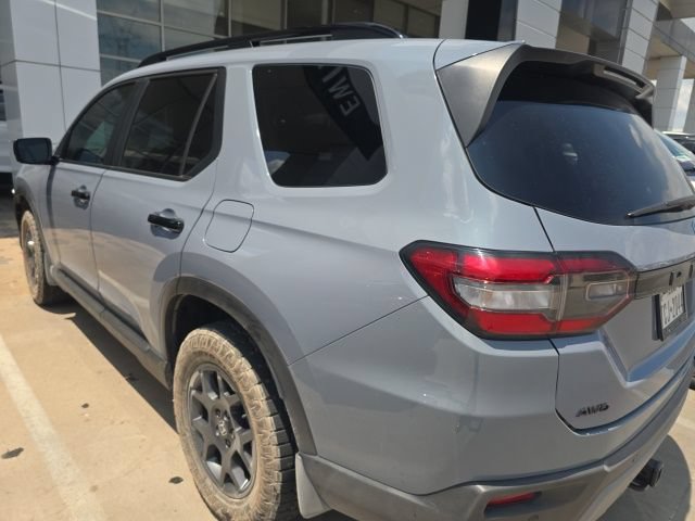 Used 2023 Honda Pilot TrailSport image 6