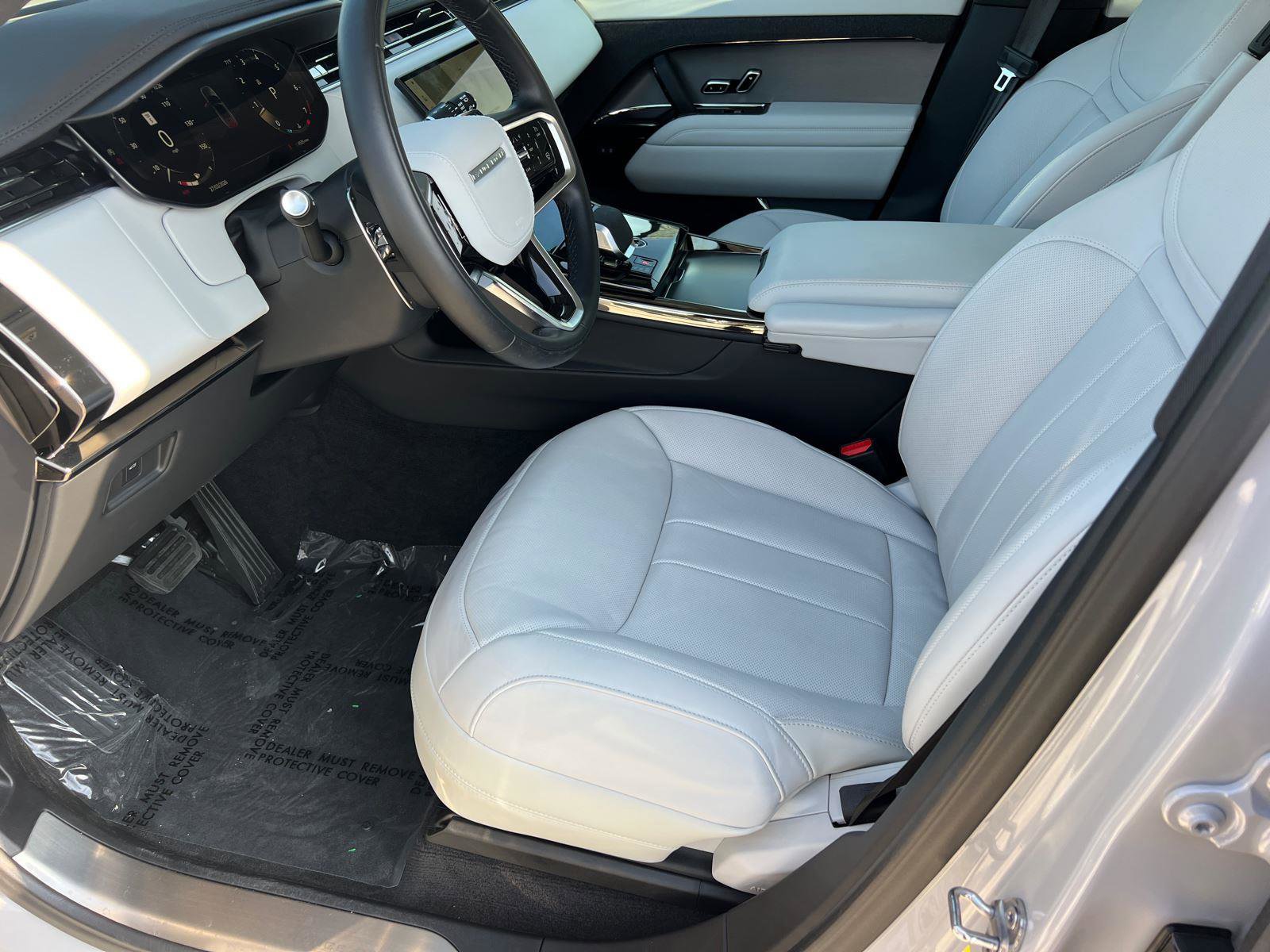 Used 2024 Land Rover Range Rover Sport SE image 9