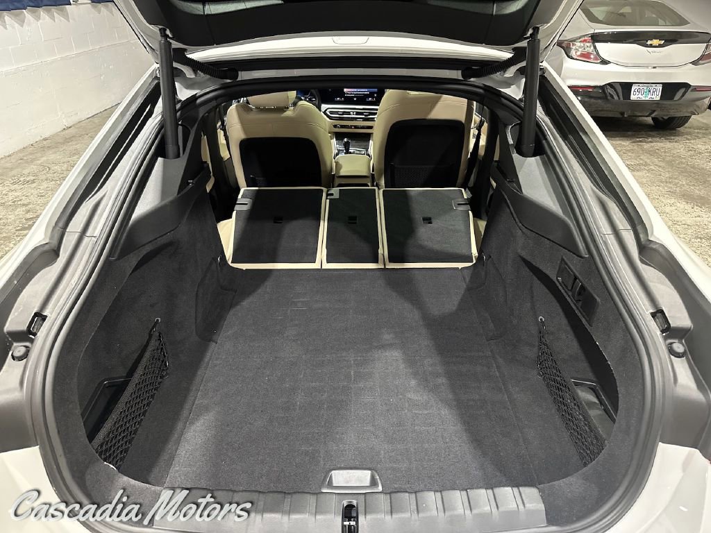 Used 2023 BMW i4 eDrive40 w/ Premium Package image 11