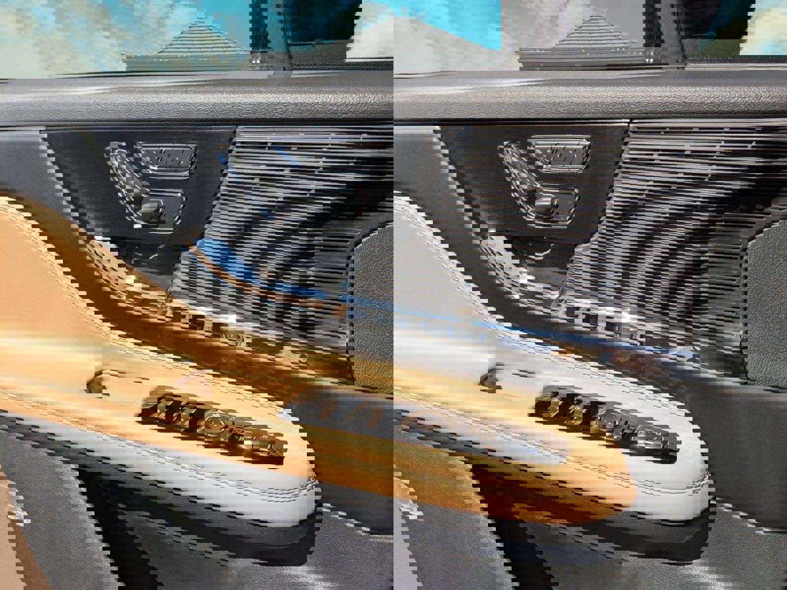 Used 2022 Lincoln Corsair Grand Touring image 8