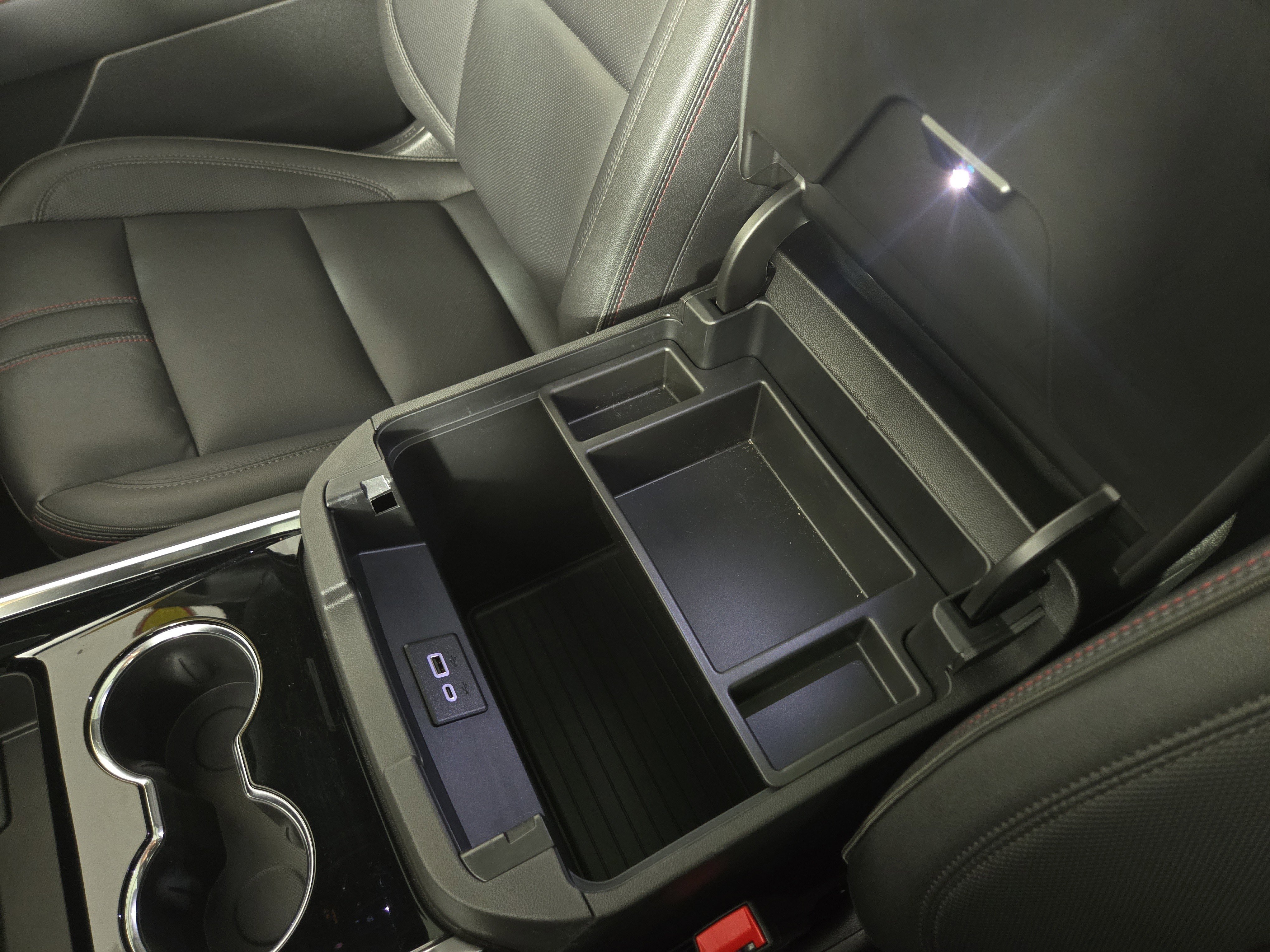 Certified 2025 Chevrolet Suburban RST w/ Comfort Package image 30