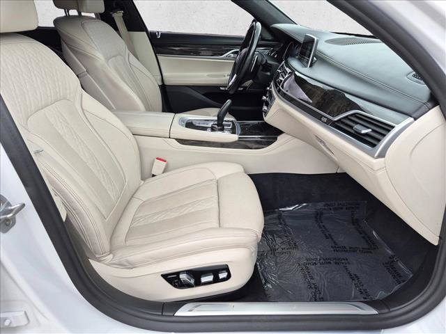 Used 2018 BMW 750i xDrive AWD/4WD image 22