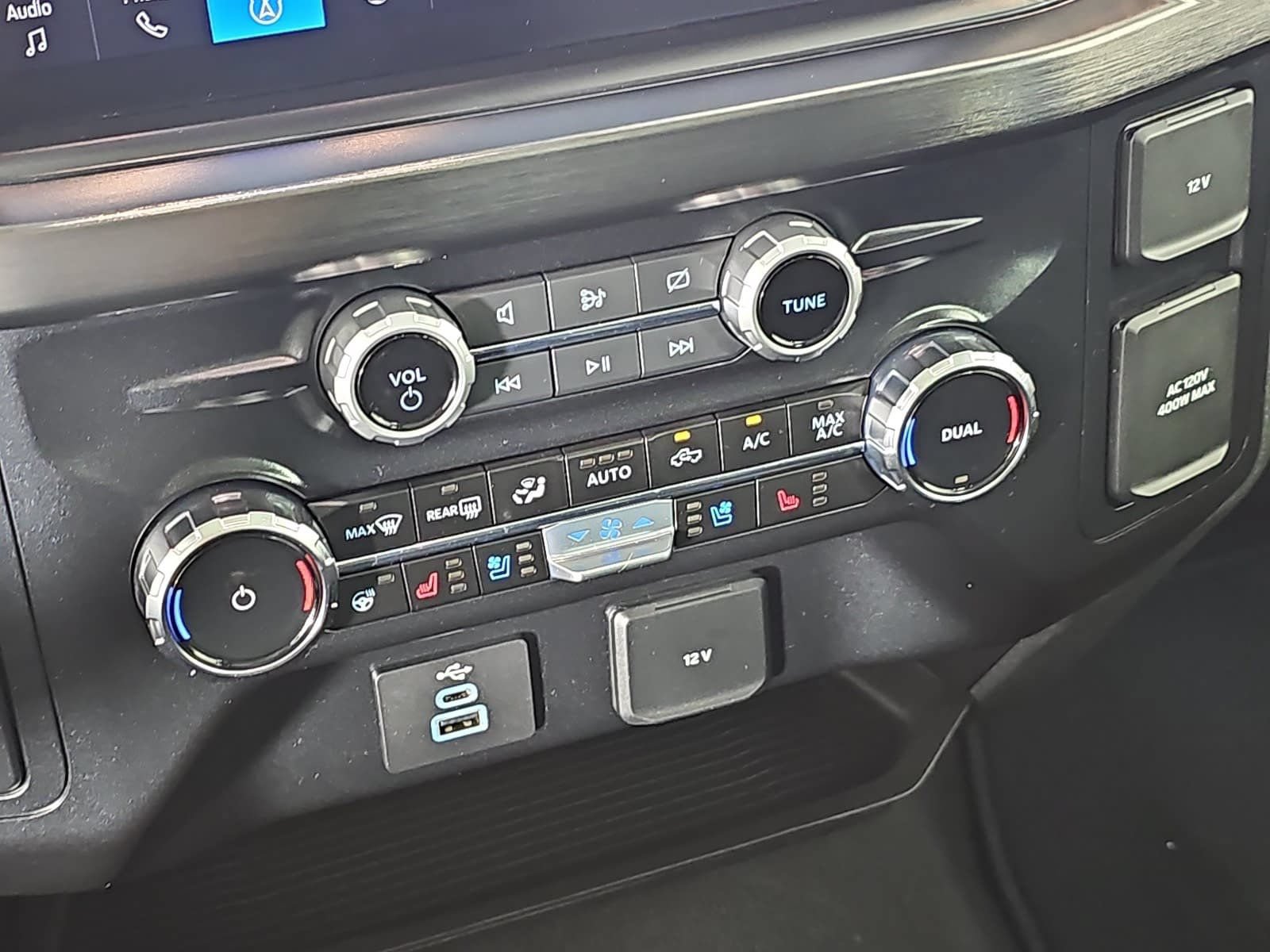 Used 2024 Ford F350 Lariat w/ Camper Package AWD/4WD image 20
