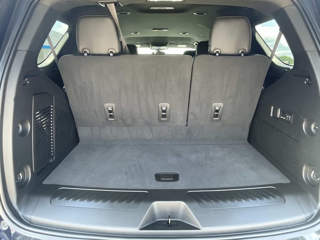Certified 2022 Chevrolet Tahoe LT w/ Luxury Package AWD/4WD image 8