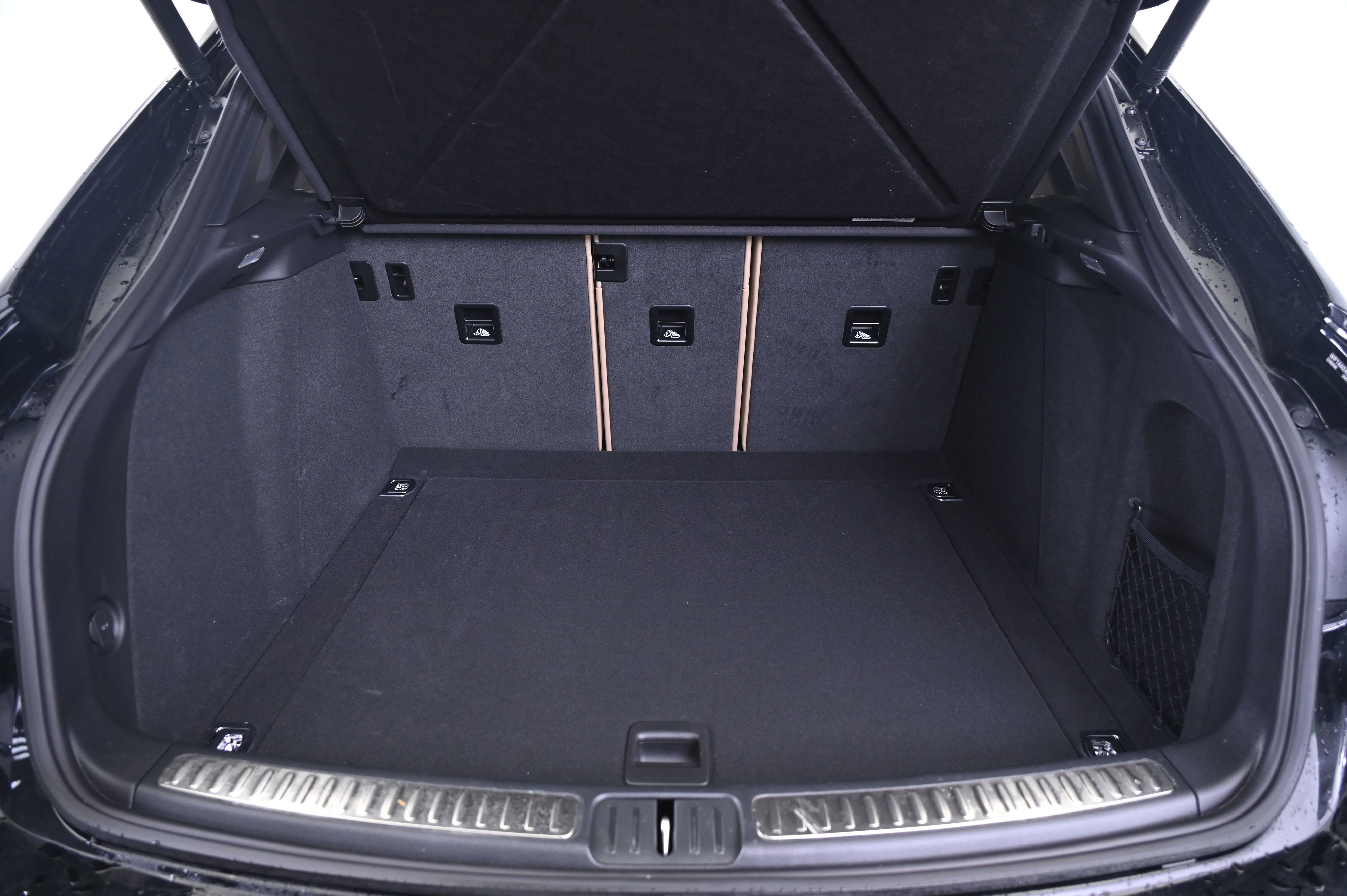 Certified 2025 Porsche Macan image 15