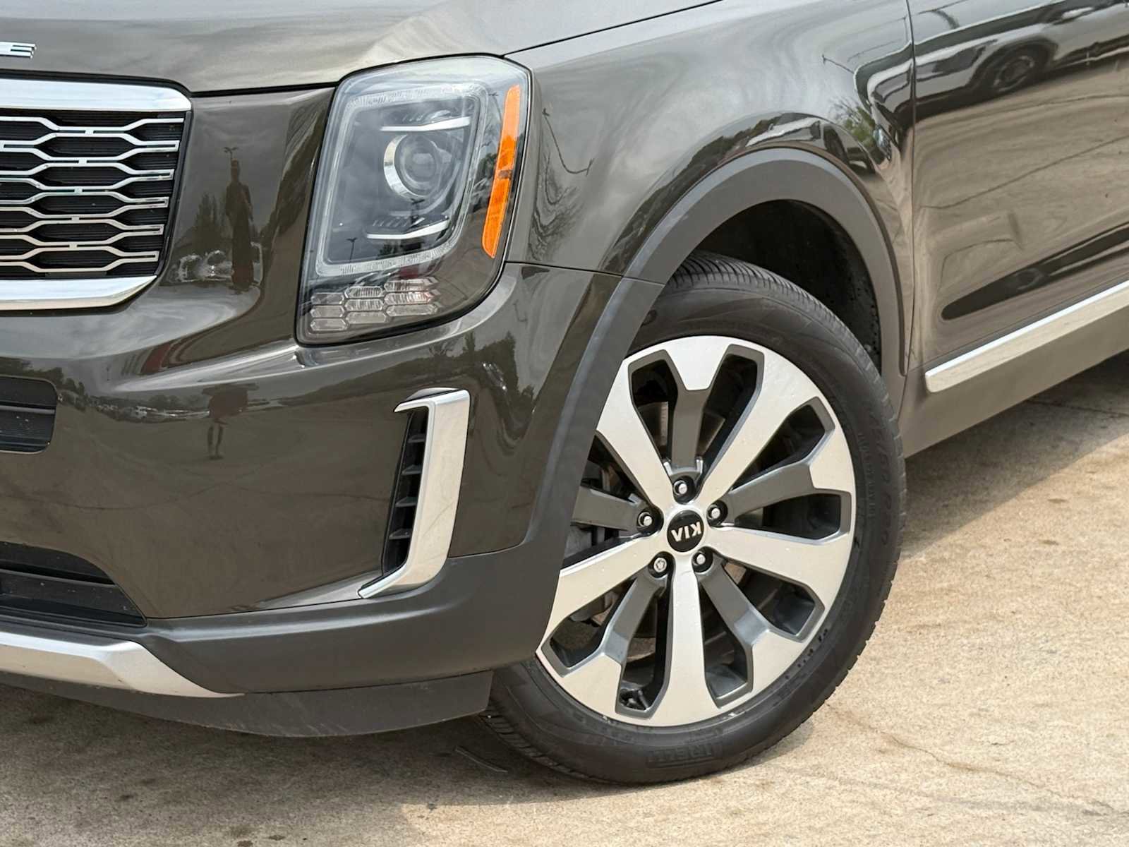 Used 2020 Kia Telluride EX w/ EX Premium Package image 5