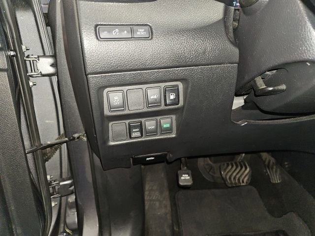 Certified 2018 Nissan Rogue SV AWD/4WD image 12