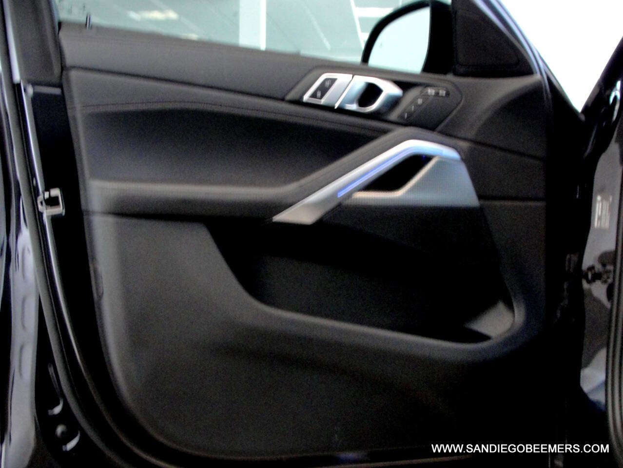 Used 2021 BMW X6 xDrive40i w/ M Sport Package image 6