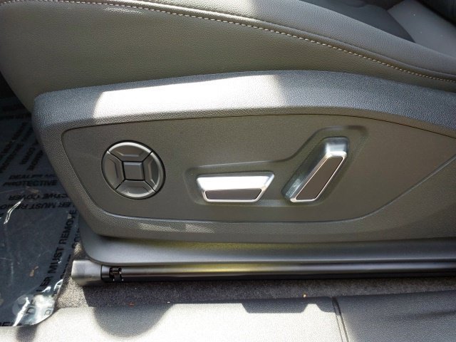 New 2026 Audi Q3 quattro 2.0T w/ Driver Assistance Package AWD/4WD image 15