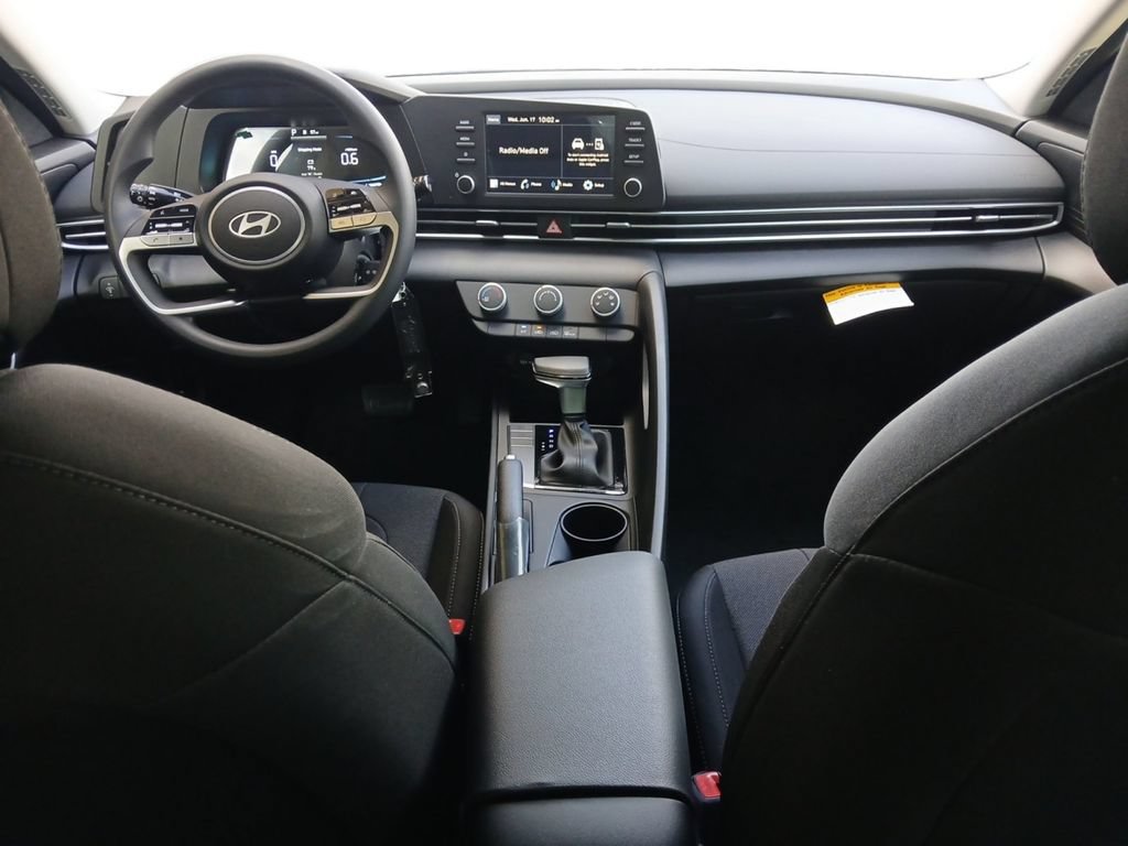 New 2026 Hyundai Elantra SE FWD image 10