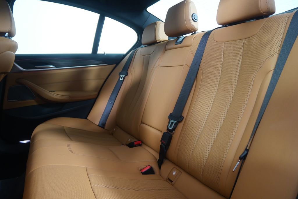 Certified 2023 BMW 530i w/ Premium Package image 14