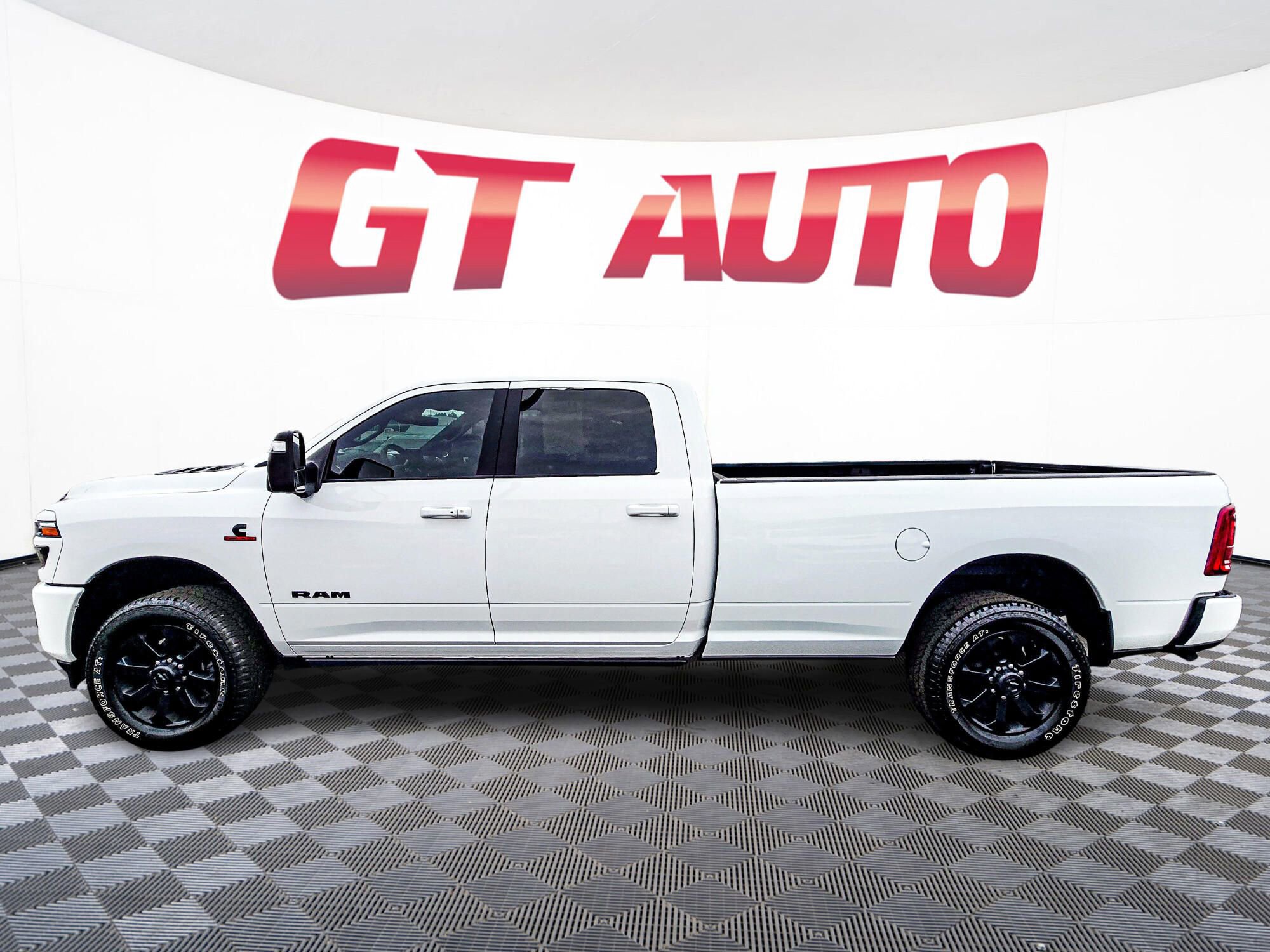 Used 2025 RAM 3500 Laramie image 4