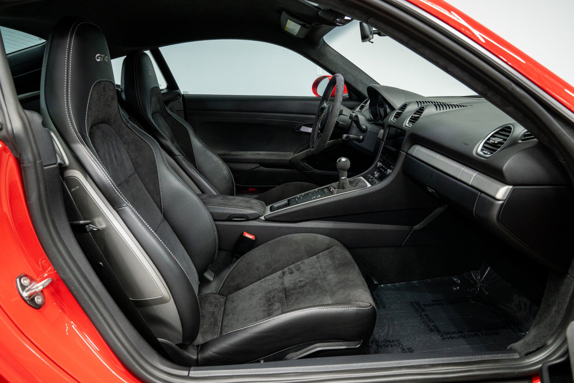 Used 2020 Porsche 718 Cayman GT4 RWD image 38
