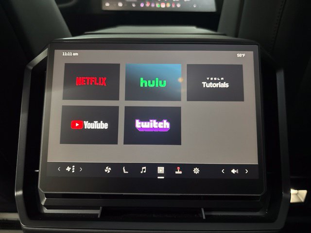 Used 2024 Tesla Cybertruck AWD Crew Cab image 31
