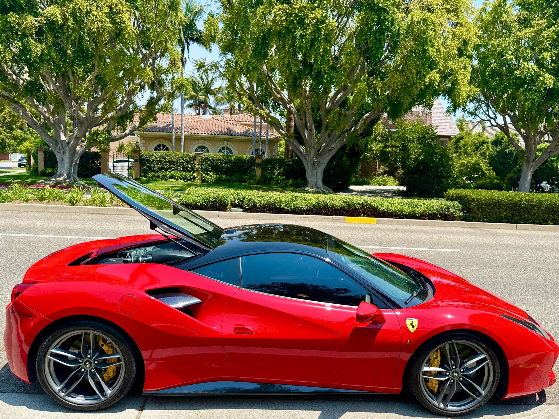 Used 2016 Ferrari 488 GTB image 65
