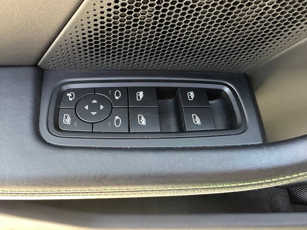 Certified 2022 Porsche Taycan RWD image 18