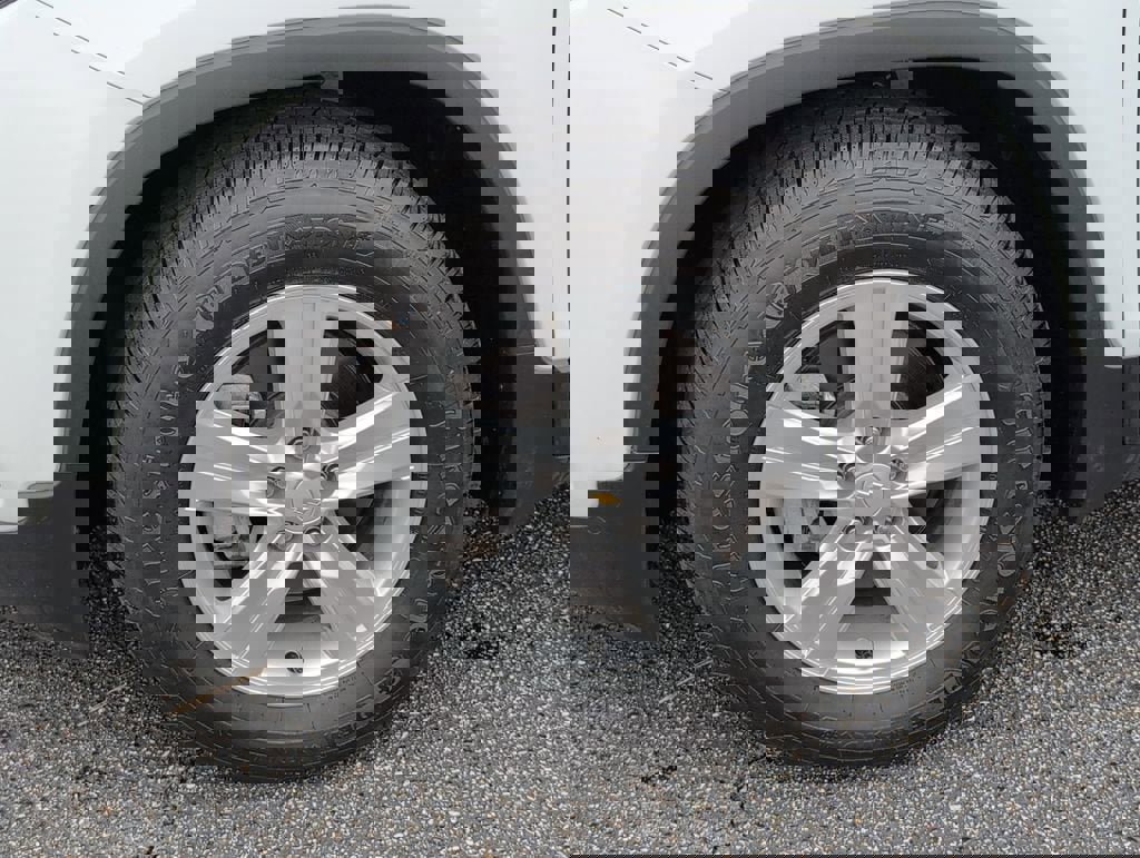 Used 2020 Chevrolet Trax LT w/ LT Convenience Package image 11