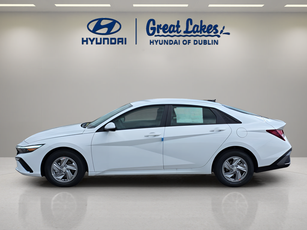 New 2026 Hyundai Elantra SE FWD image 2