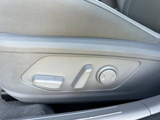 Used 2022 Hyundai Elantra SEL w/ Convenience + Premium Package FWD image 14