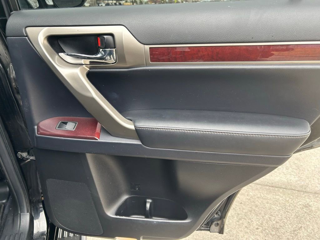 Used 2019 Lexus GX 460 image 28