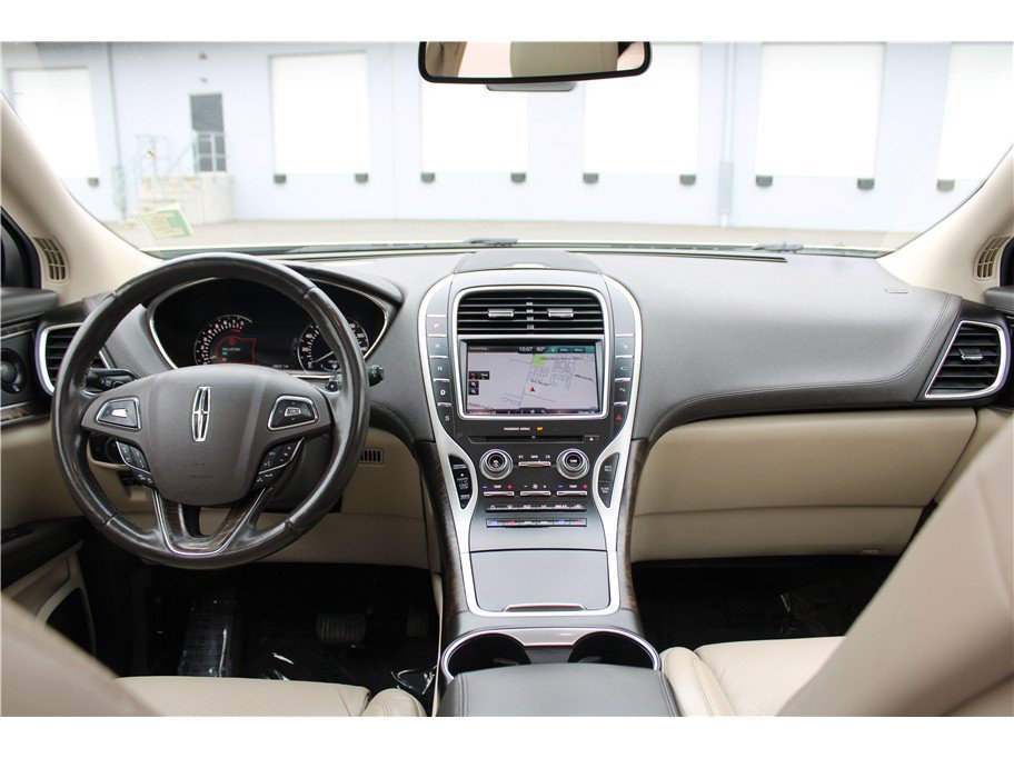 Used 2016 Lincoln MKX Reserve w/ Technology Package AWD/4WD image 16