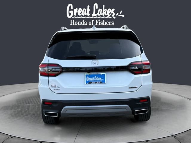 Used 2024 Honda Pilot Touring image 4