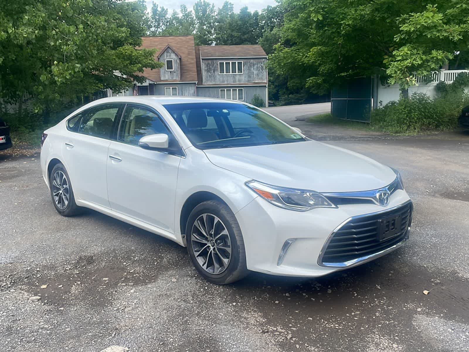 Used 2016 Toyota Avalon XLE FWD image 12