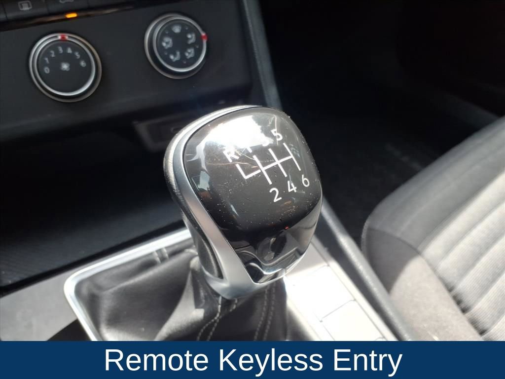 Used 2022 Volkswagen Jetta S image 6