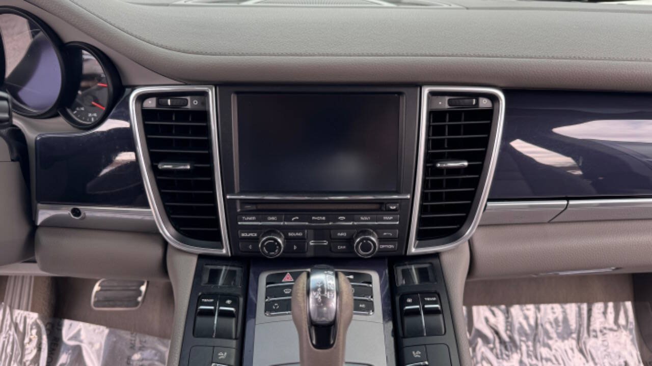 Used 2011 Porsche Panamera RWD image 23