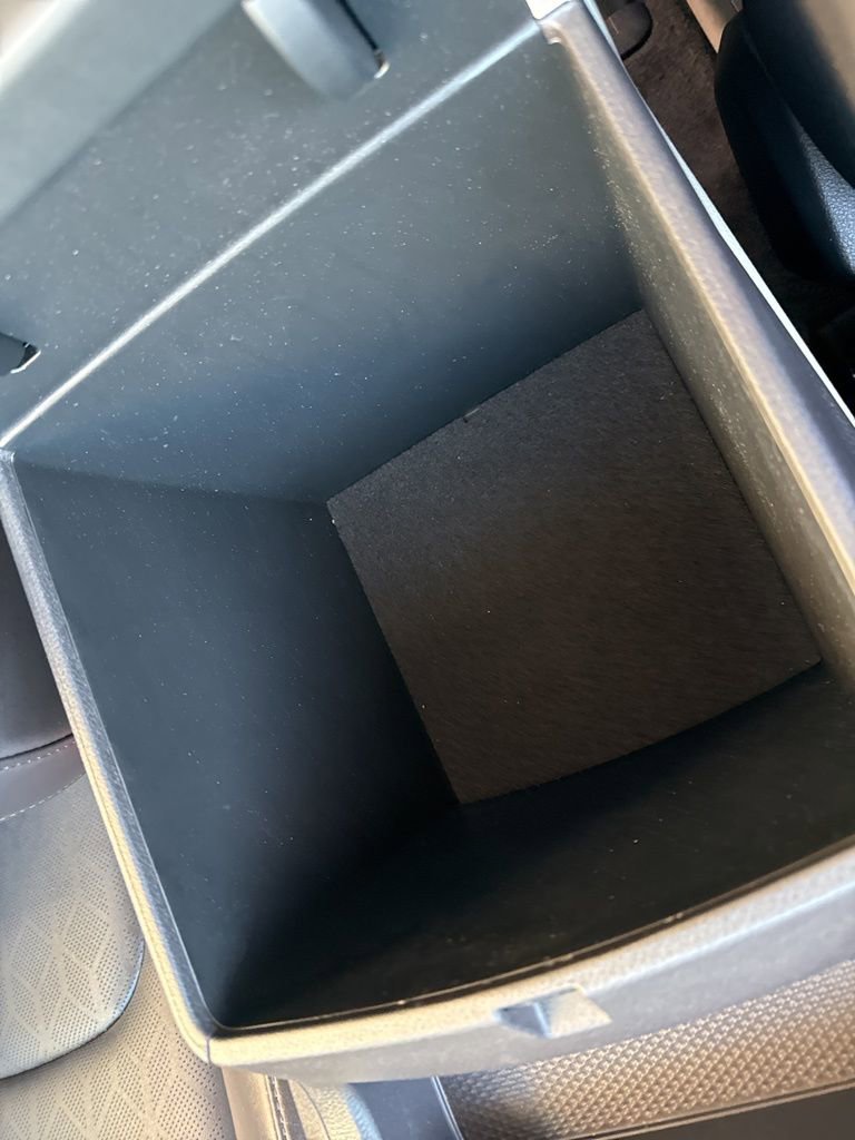 Used 2024 Kia Carnival LX image 26