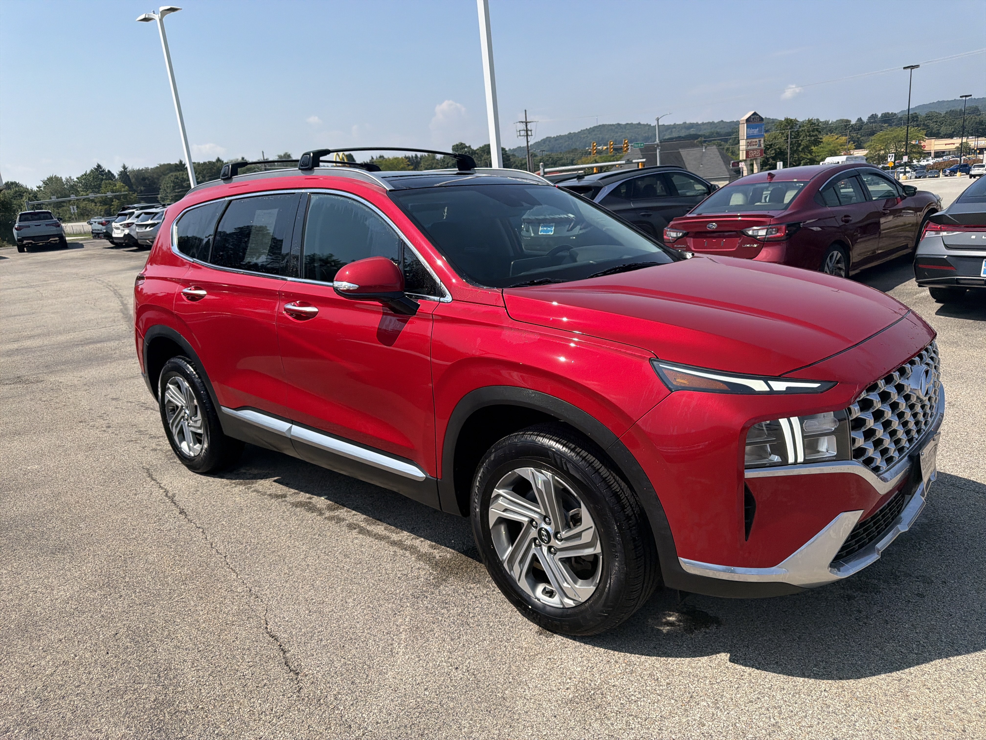 Used 2022 Hyundai Santa Fe SEL w/ Convenience + Premium Package AWD/4WD image 2