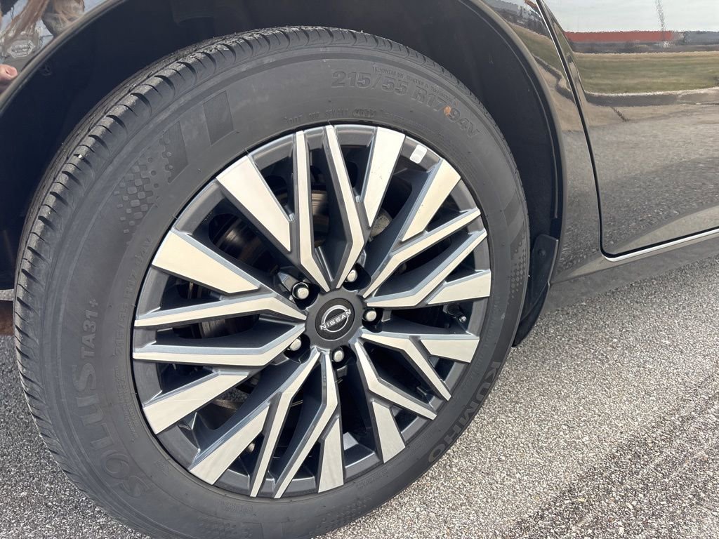 Used 2025 Nissan Altima 2.5 SV image 7