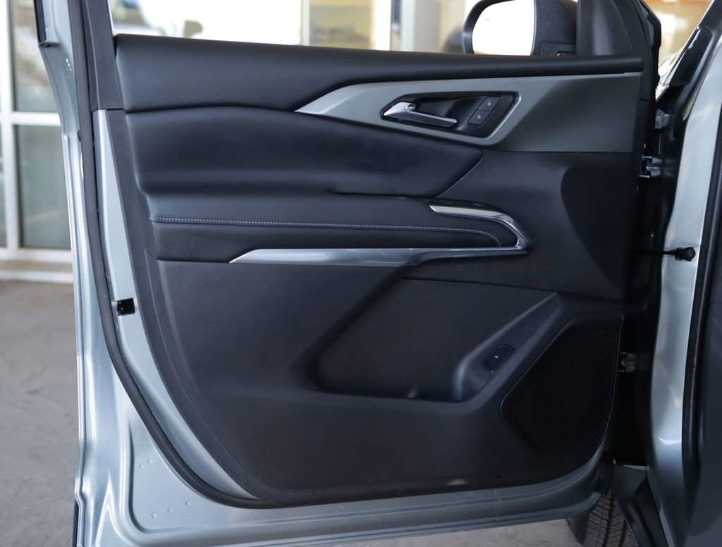 Used 2024 Chevrolet Traverse LT image 24