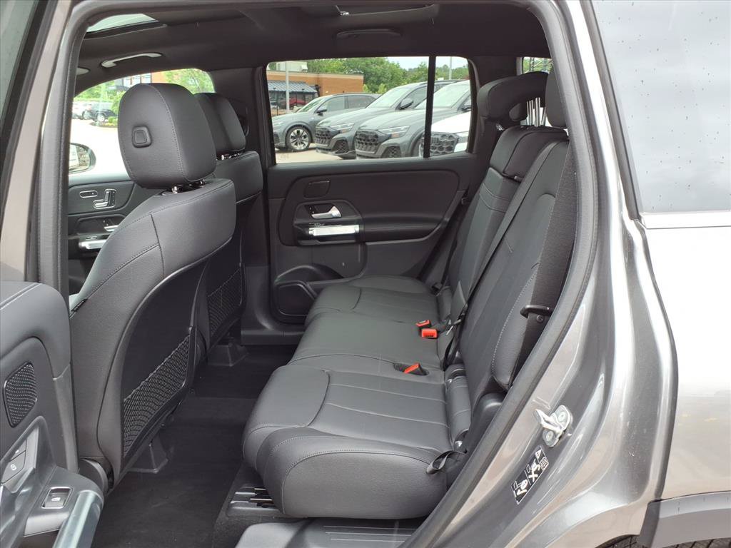 Used 2026 Mercedes-Benz GLB 250 4MATIC image 12