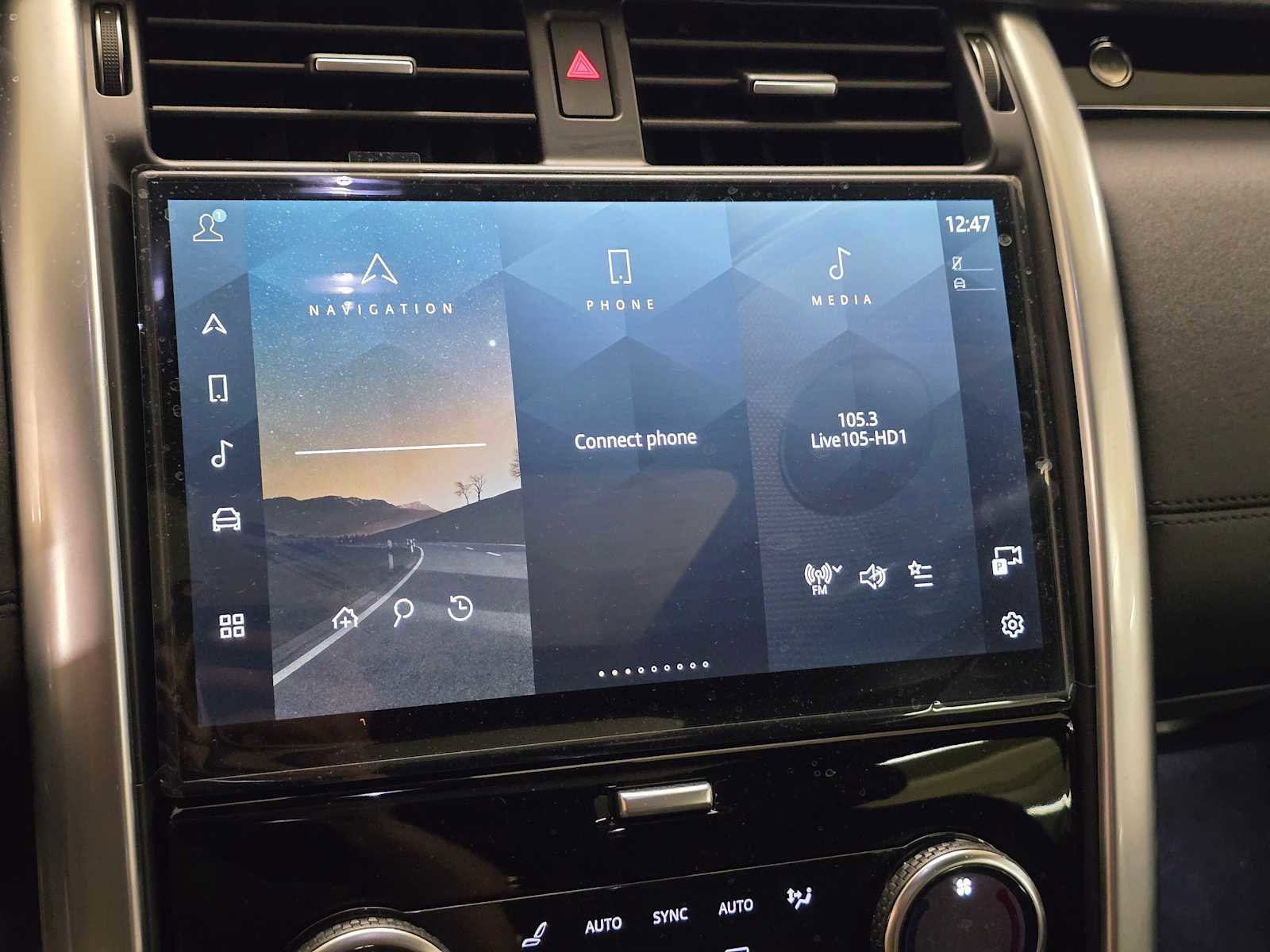 New 2026 Land Rover Discovery S image 27