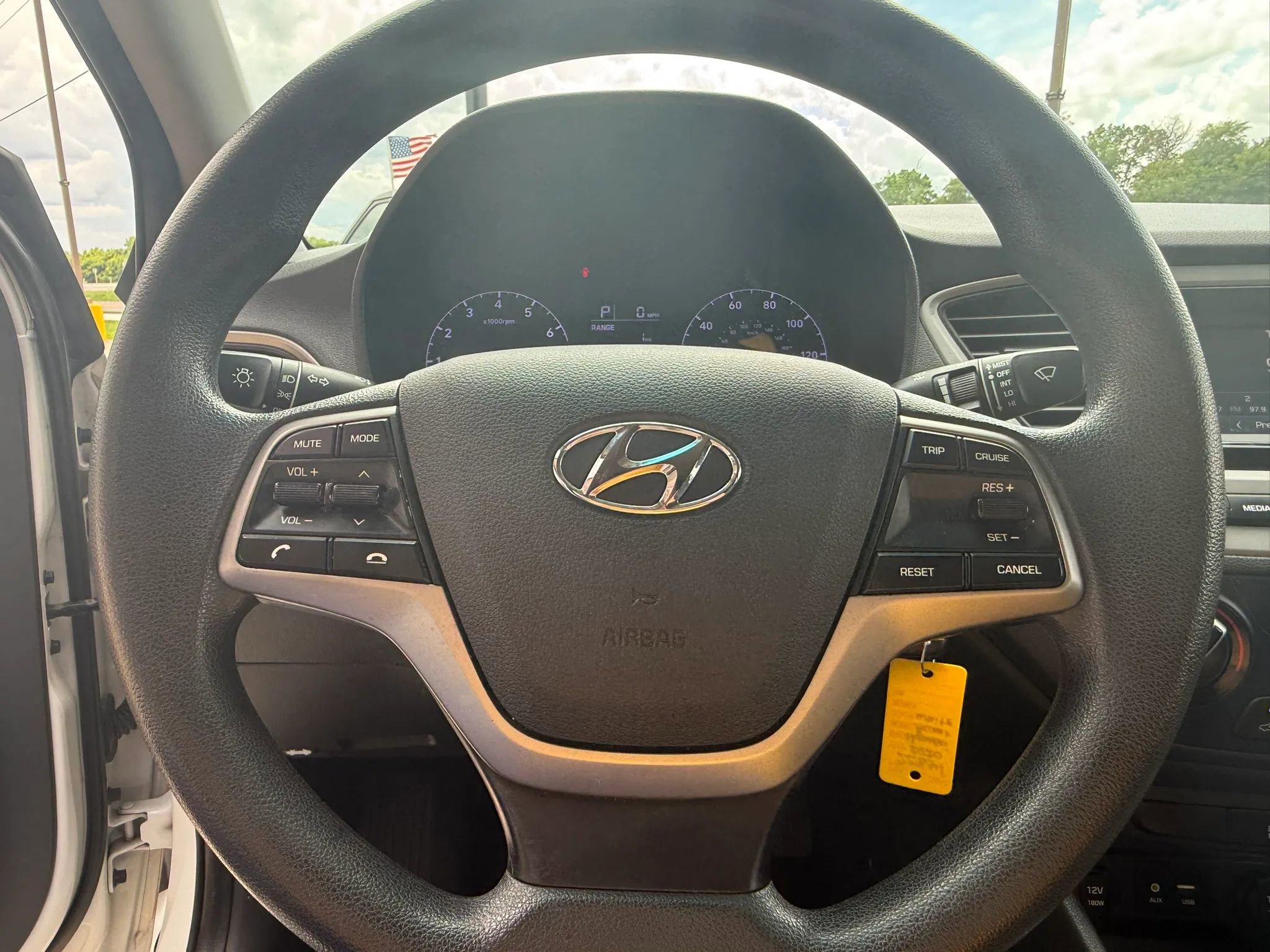 Used 2020 Hyundai Accent SE FWD image 6