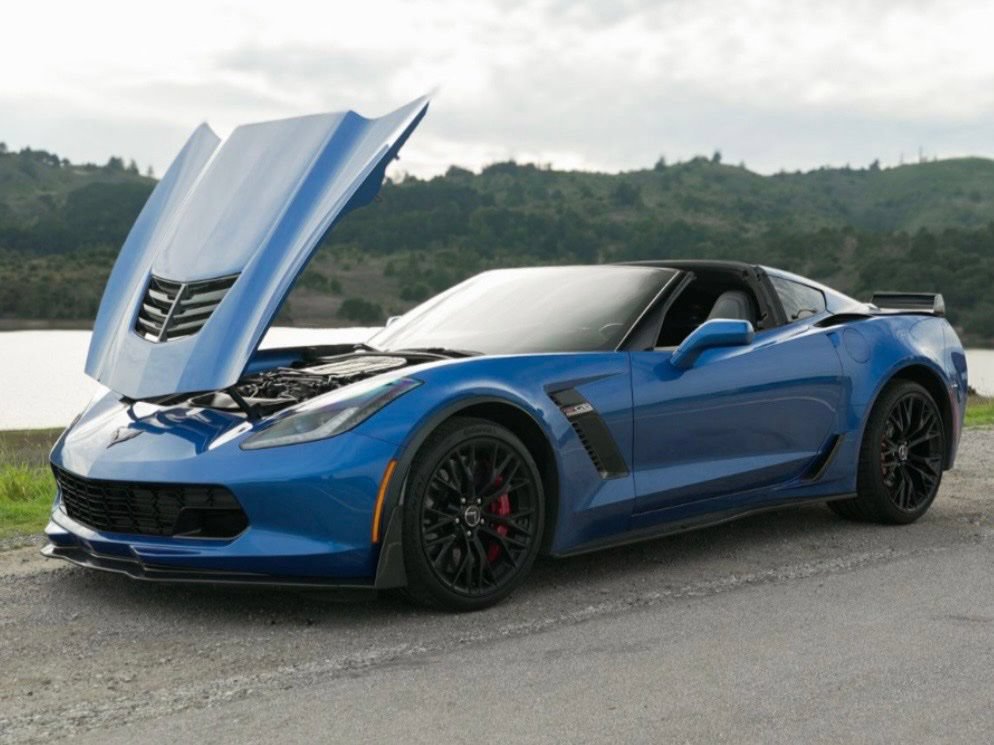 Used 2015 Chevrolet Corvette Z06 w/ Z07 Performance Package RWD image 2