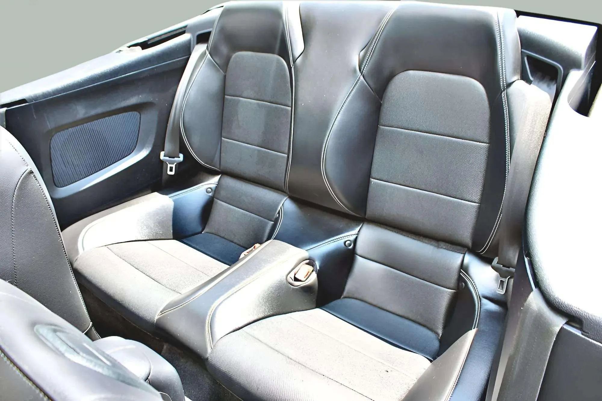 Used 2018 Ford Mustang Premium image 29