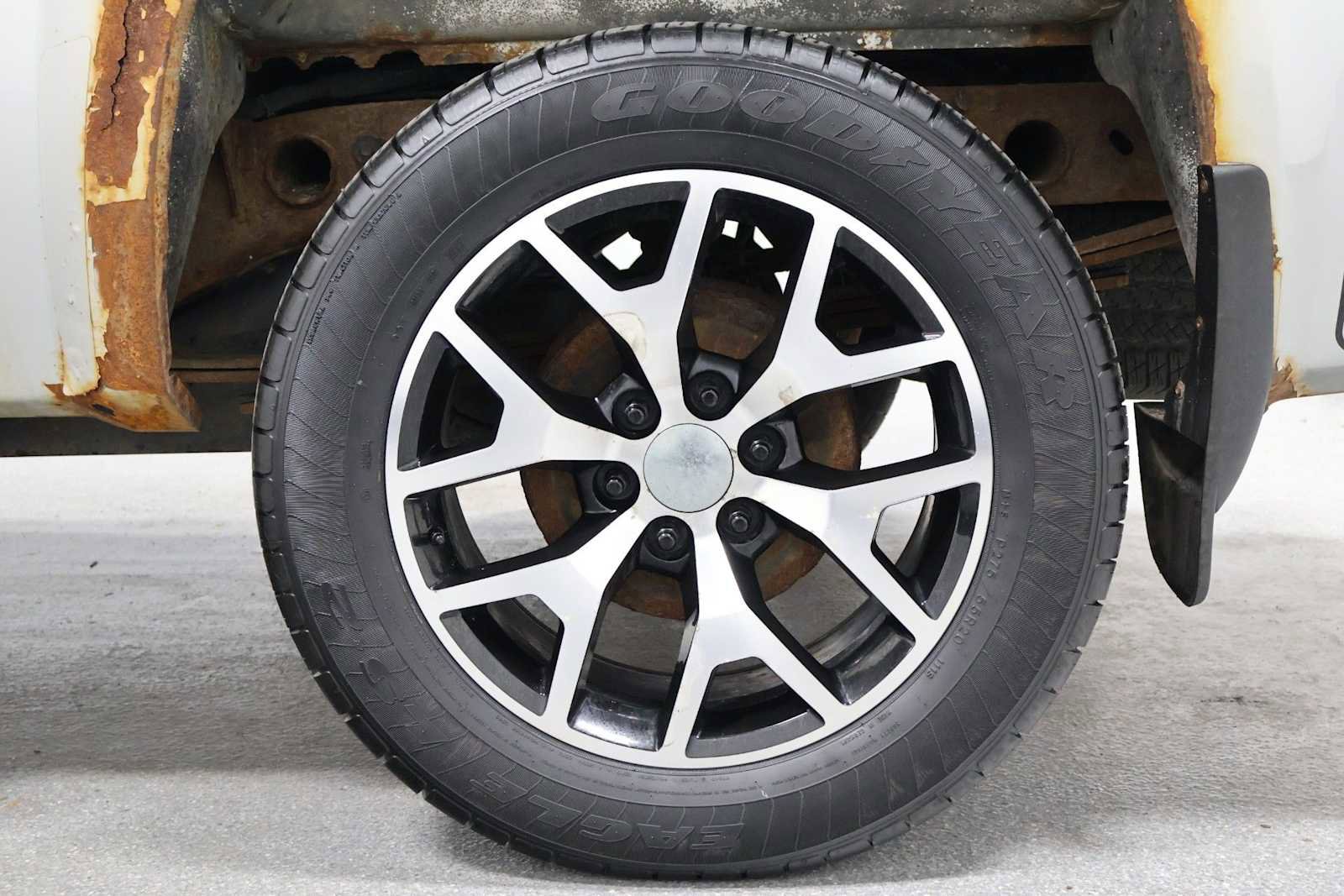 Used 2010 GMC Sierra 1500 SLT AWD/4WD image 34