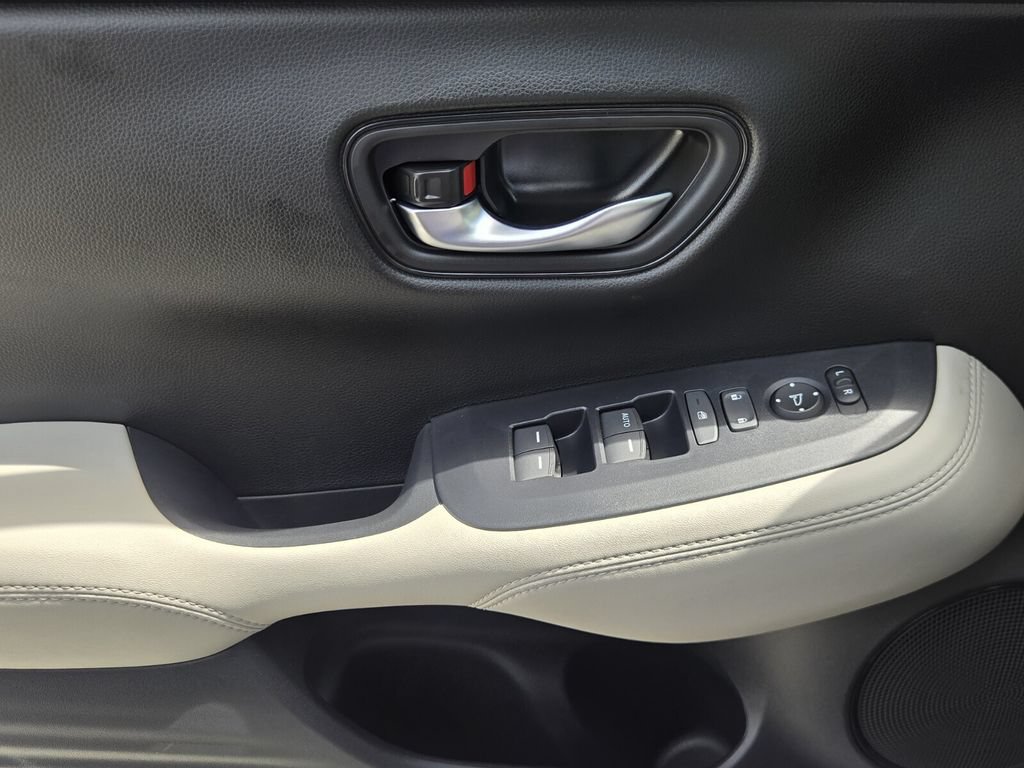 Certified 2027 Honda HR-V LX image 26