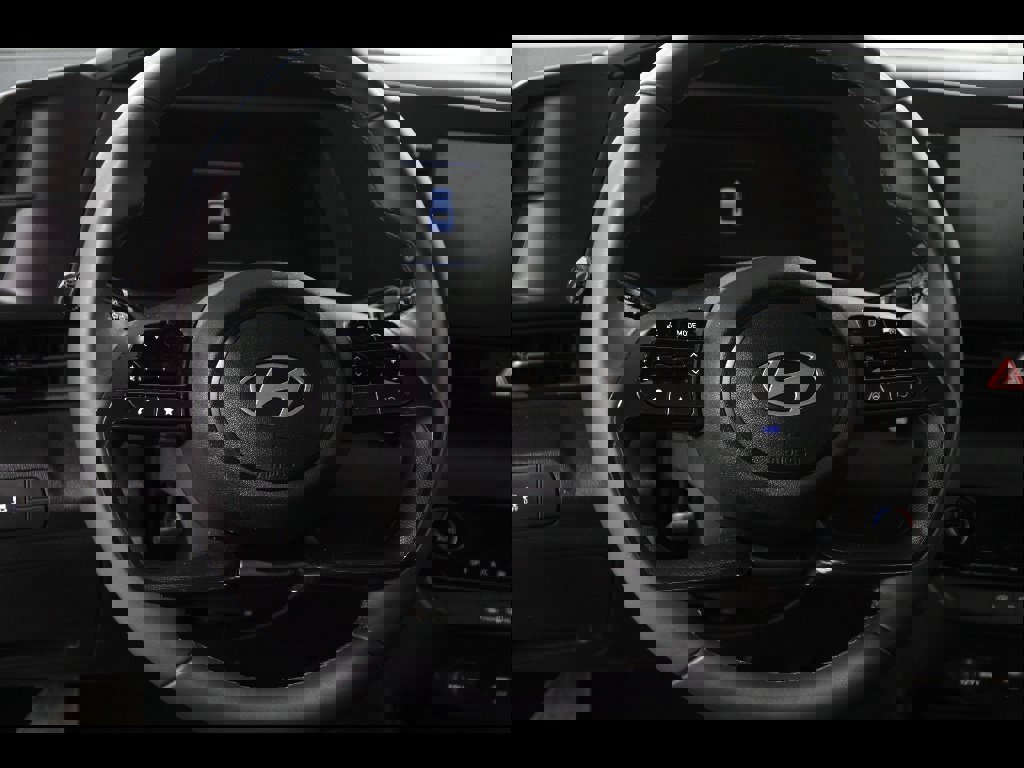 Certified 2025 Hyundai Elantra Sport image 7