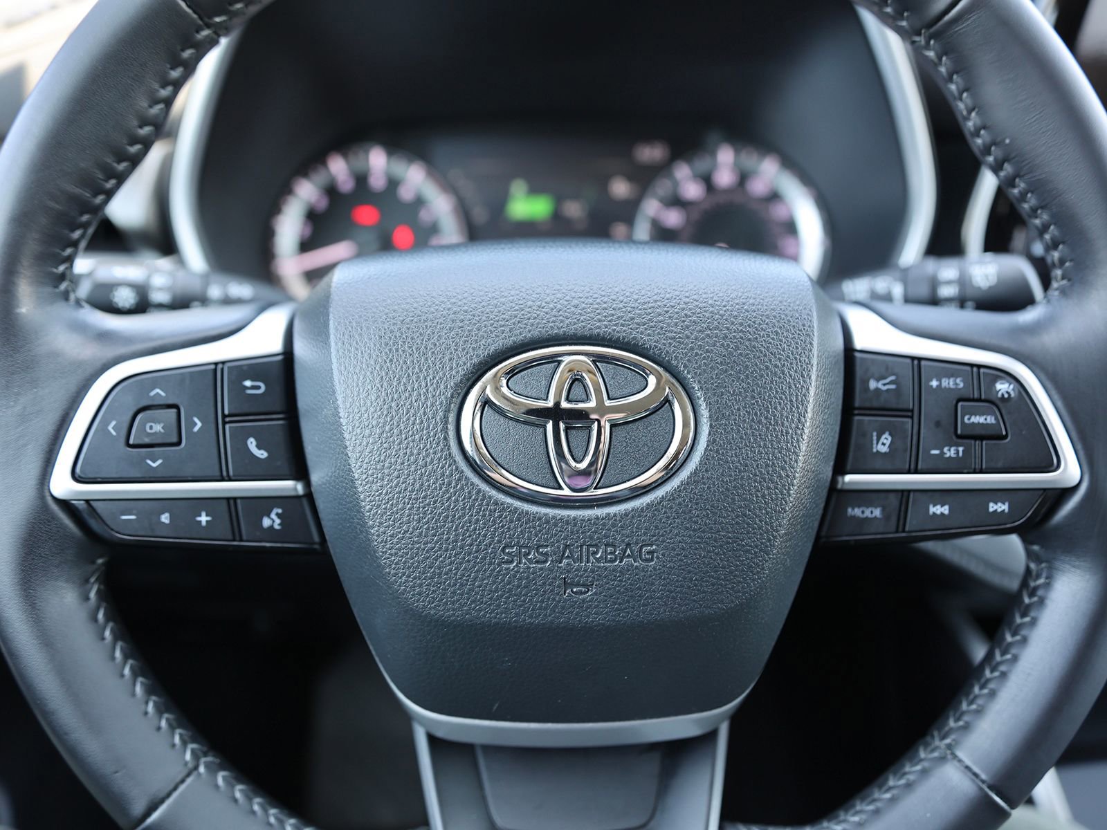 Used 2023 Toyota Highlander XLE image 41