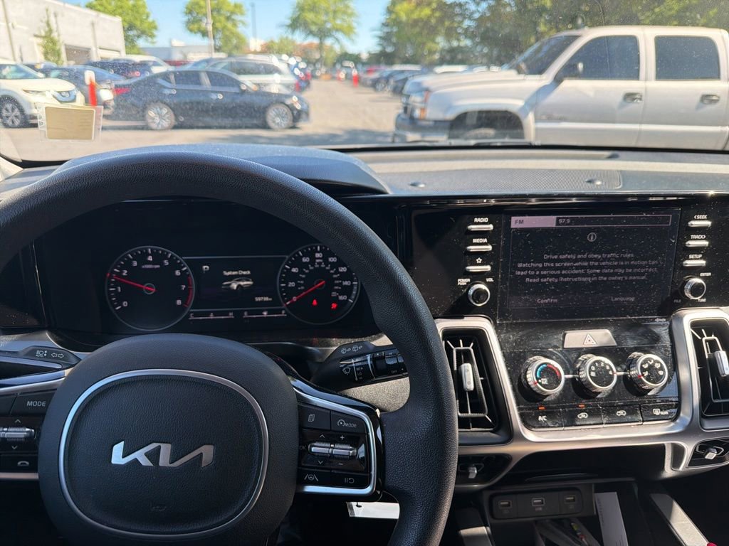 Used 2023 Kia Sorento LX FWD image 10